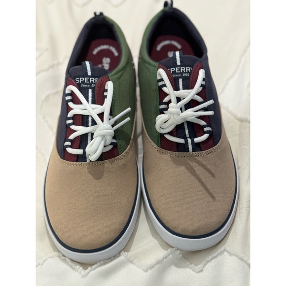 New in Box! Kids Sperry’s - Picture 2 of 6